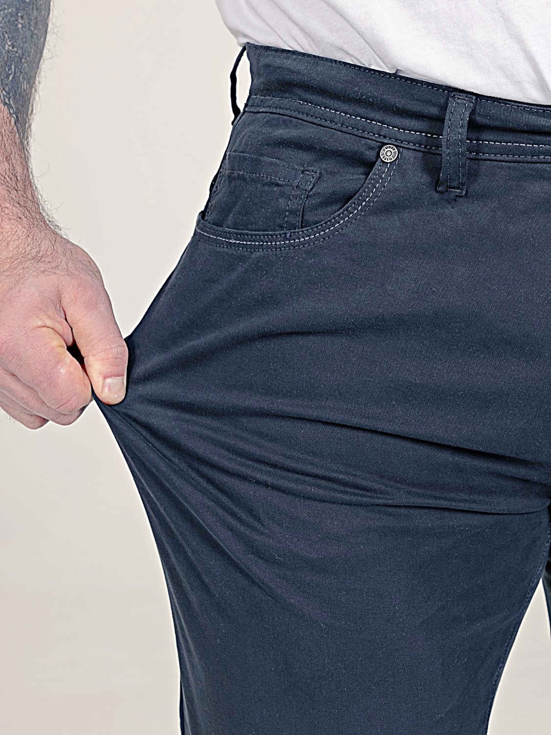 D555 KELVIN Tapered Fit Stretch Twill Chino with Peach Finish NAVY 502003