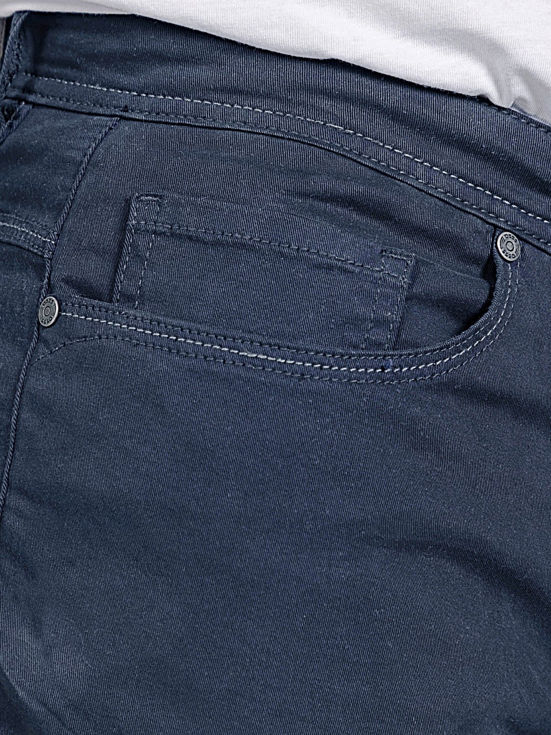 D555 KELVIN Tapered Fit Stretch Twill Chino with Peach Finish NAVY 502003